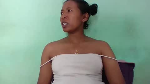 noellah online show from 04/12/26, 03:28