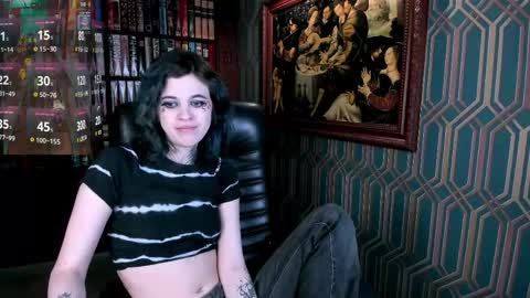 Snapshot of noellegothicshadow chatting on 06/07/26, 11:30 Elly online show from 06/07/26, 11:30