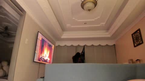 Snapshot of noemibcnz chatting on 02/25/26, 12:09 In instagram dayhannanoemi online show from 02/25/26, 12:09