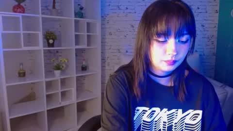 Snapshot of noeva_ chatting on 09/28/25, 09:20 Noeva online show from 09/28/25, 09:20