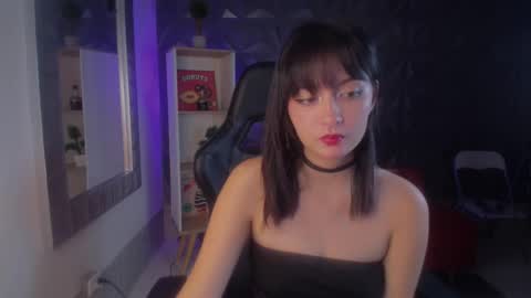 Snapshot of noeva_ chatting on 09/30/25, 06:35 Noeva online show from 09/30/25, 06:35