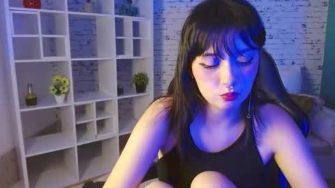 Snapshot of noeva_ chatting on 10/25/25, 12:29 Noeva online show from 10/25/25, 12:29