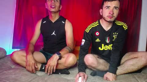 noha_and_iam1 online show from 12/16/25, 11:37