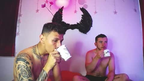 noha_and_iam1 online show from 03/12/26, 12:33