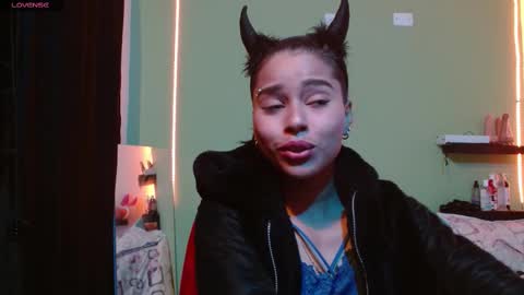 Noha Thomson online show from 03/05/25, 04:13