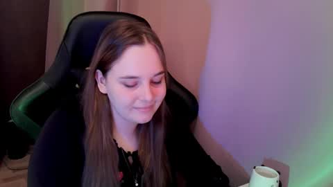 noir_ember_ online show from 11/17/25, 01:06