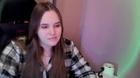 noir_ember_ online show from 12/21/25, 12:34