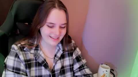 noir_ember_ online show from 12/22/25, 08:33