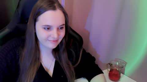 noir_ember_ online show from 02/07/26, 08:29