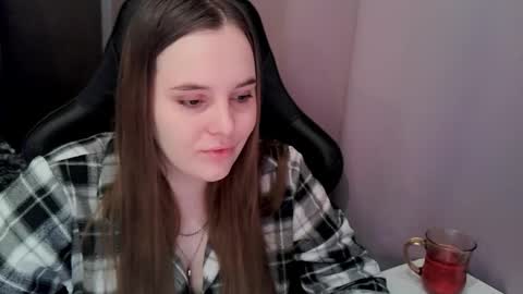 noir_ember_ online show from 02/09/26, 07:56