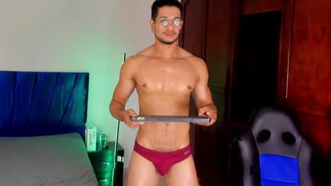 Im Nolan  online show from 04/07/26, 08:31