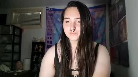 Snapshot of nonbinarybeauty20 chatting on 01/31/25, 10:21 nonbinarybeauty20 online show from 01/31/25, 10:21