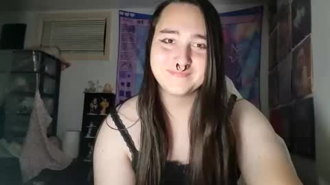 Snapshot of nonbinarybeauty20 chatting on 02/08/25, 06:22 nonbinarybeauty20 online show from 02/08/25, 06:22