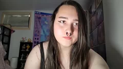 Snapshot of nonbinarybeauty20 chatting on 02/08/25, 06:33 nonbinarybeauty20 online show from 02/08/25, 06:33