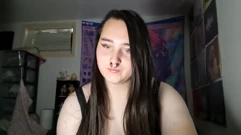 Snapshot of nonbinarybeauty20 chatting on 02/08/25, 10:19 nonbinarybeauty20 online show from 02/08/25, 10:19