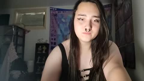 Snapshot of nonbinarybeauty20 chatting on 02/15/25, 05:50 nonbinarybeauty20 online show from 02/15/25, 05:50