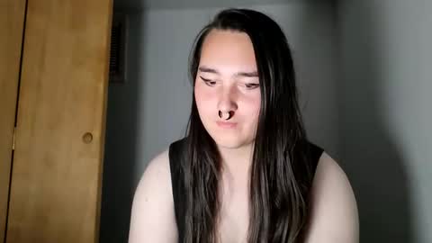 Snapshot of nonbinarybeauty20 chatting on 09/30/25, 03:55 nonbinarybeauty20 online show from 09/30/25, 03:55