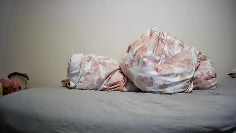 NonBinaryNicky online show from 03/29/26, 09:59