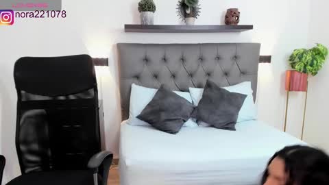 Snapshot of nora22xx chatting on 12/18/24, 05:48 Nora online show from 12/18/24, 05:48