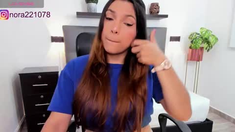 Snapshot of nora22xx chatting on 12/22/24, 02:39 Nora online show from 12/22/24, 02:39