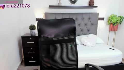 Snapshot of nora22xx chatting on 02/03/25, 10:32 Nora online show from 02/03/25, 10:32