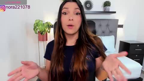 Snapshot of nora22xx chatting on 02/08/25, 07:27 Nora online show from 02/08/25, 07:27