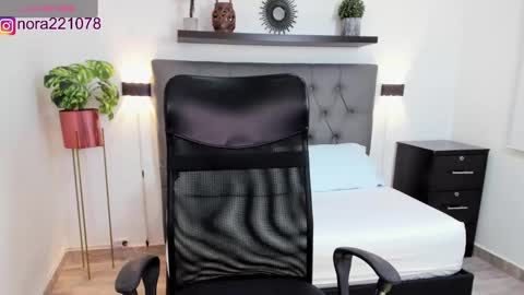 Snapshot of nora22xx chatting on 02/13/25, 05:58 Nora online show from 02/13/25, 05:58