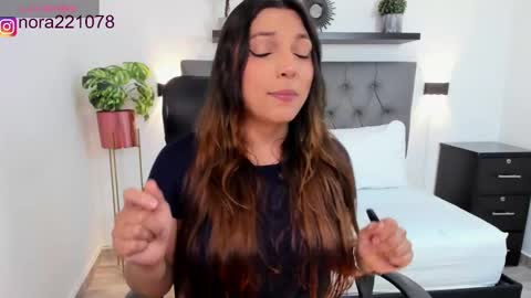 Snapshot of nora22xx chatting on 02/18/25, 05:31 Nora online show from 02/18/25, 05:31