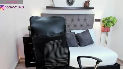 Snapshot of nora22xx chatting on 02/24/25, 07:30 Nora online show from 02/24/25, 07:30