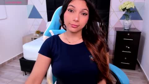 Snapshot of nora22xx chatting on 02/28/25, 09:15 Nora online show from 02/28/25, 09:15