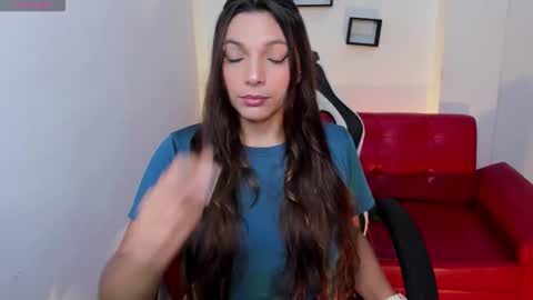 Snapshot of nora22xx chatting on 10/13/25, 03:50 Nora online show from 10/13/25, 03:50