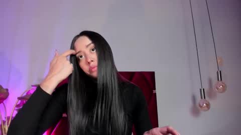 Nora Da Silva online show from 12/17/25, 12:38