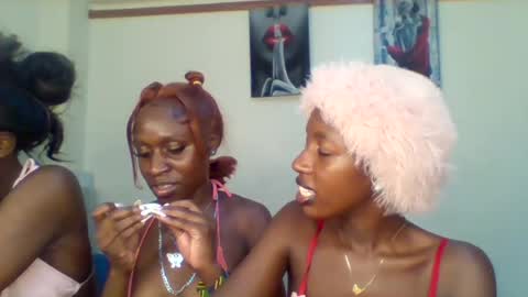 Snapshot of norababy20 chatting on 06/27/26, 05:40 Norababy20 online show from 06/27/26, 05:40