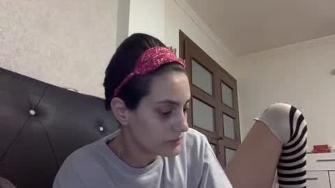 Snapshot of norablues chatting on 06/18/26, 03:29 norablues online show from 06/18/26, 03:29