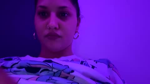 NoraKiss1 online show from 05/06/26, 09:42