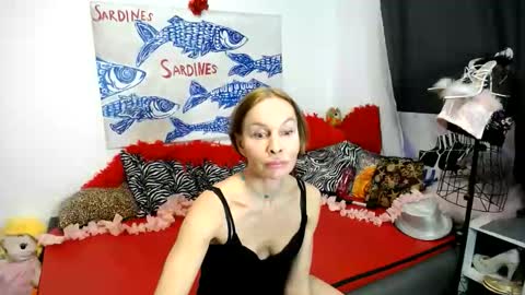 Snapshot of noraohgreys chatting on 05/27/26, 09:23 Nora online show from 05/27/26, 09:23