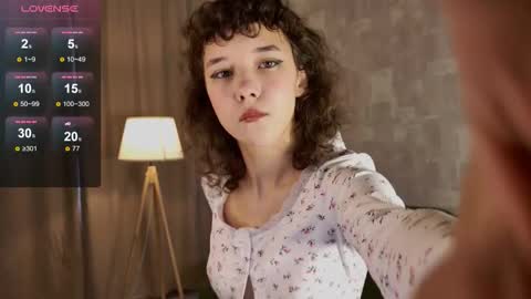 Nora online show from 09/21/25, 03:52