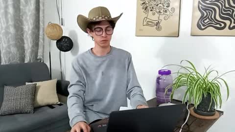 Norehg online show from 10/31/25, 08:26