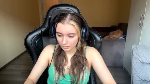 Elena online show from 04/06/26, 11:55