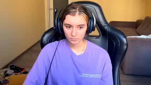 Elena online show from 04/16/26, 06:03