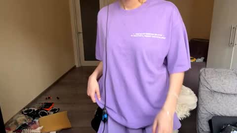 Elena online show from 04/18/26, 04:05