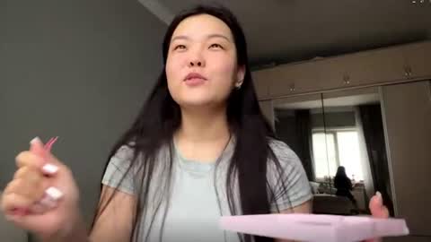 Snapshot of norinegayman chatting on 07/21/26, 11:23 Yuna online show from 07/21/26, 11:23