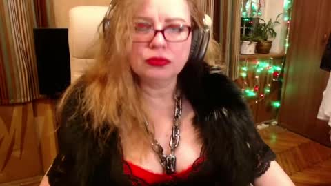 miss Tress online show from 03/29/26, 07:47