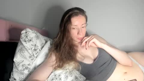 Snapshot of nortar9766 chatting on 01/13/25, 10:45 Emily snow online show from 01/13/25, 10:45