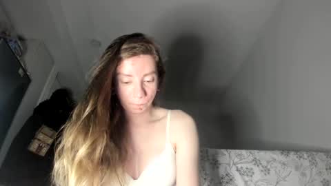 Snapshot of nortar9766 chatting on 02/14/25, 05:19 Emily snow online show from 02/14/25, 05:19