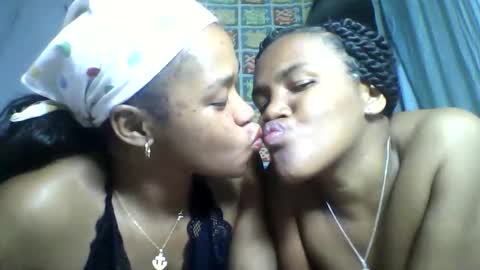 nosminah01 online show from 09/09/25, 07:13
