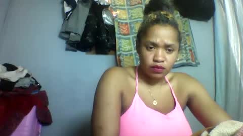 nosminah01 online show from 09/12/25, 11:43