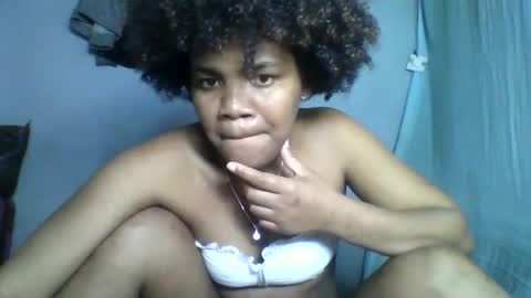 nosminah01 online show from 09/16/25, 05:14