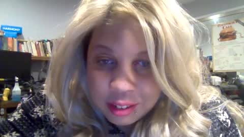Snapshot of notevenpretty chatting on 06/16/26, 07:44 notevenpretty online show from 06/16/26, 07:44