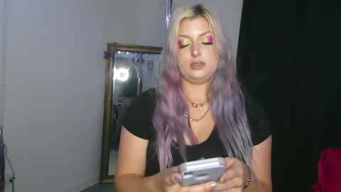 Snapshot of nouveauho3 chatting on 05/27/26, 01:57 Nouveauho3 online show from 05/27/26, 01:57